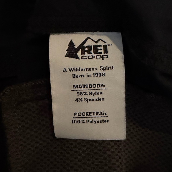 REI Co-op Woman’s Hiking Shorts Size 10 Black Stretch Nylon Trail Outdoor - Picture 10 of 11